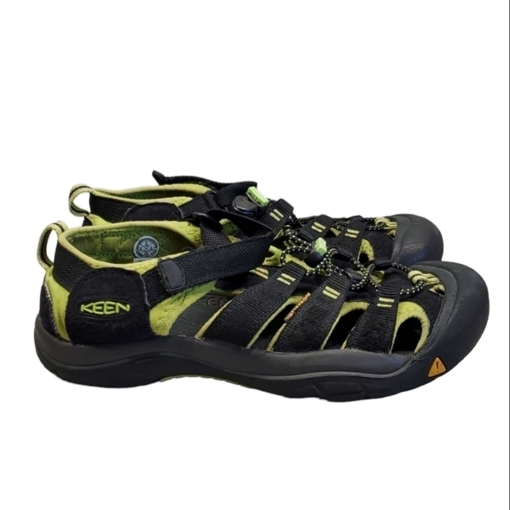 Keen Kids Big Boy Sandals Outdoor Hiking shoes sz 5